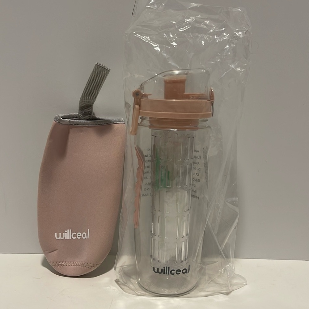 NWOT - Willceal Fruit Infuser Water Bottle Pink Cover 32 Oz. BPA Free Durable